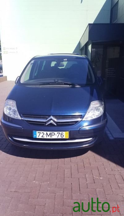 2012' Citroen C8 photo #3