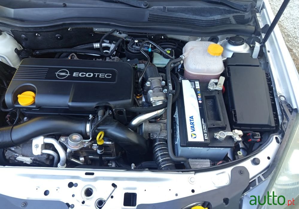 2008' Opel Astra Gtc 1.7 Cdti photo #4