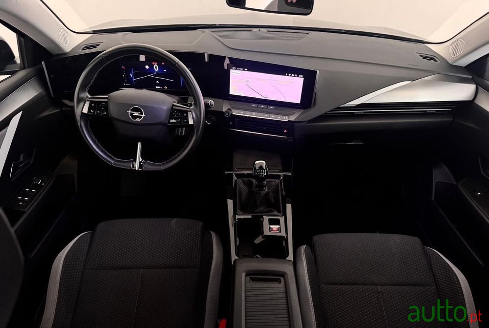 2022' Opel Astra 1.2 T Edition photo #4