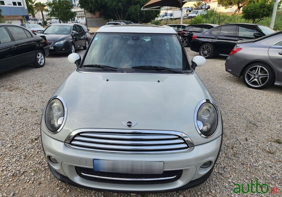 2010' MINI Clubman D photo #2