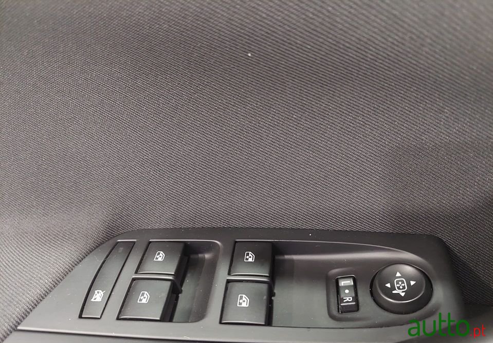 2017' Opel Astra photo #4