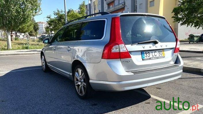 2010' Volvo V70 photo #1