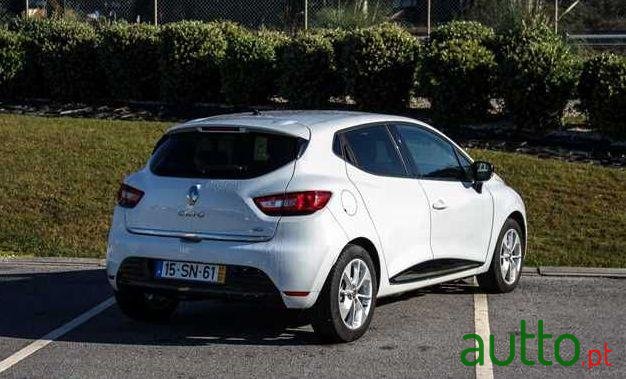 2017' Renault Clio 1.5 Dci Limited Edition photo #1