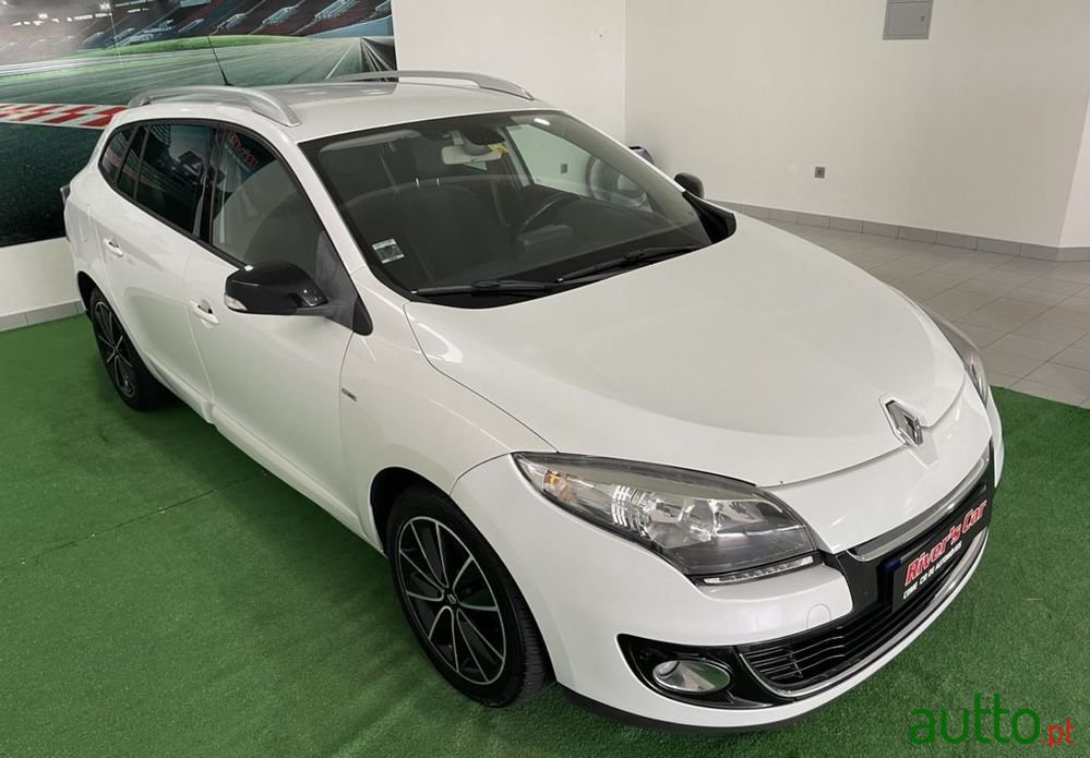 2012' Renault Megane Sport Tourer photo #6