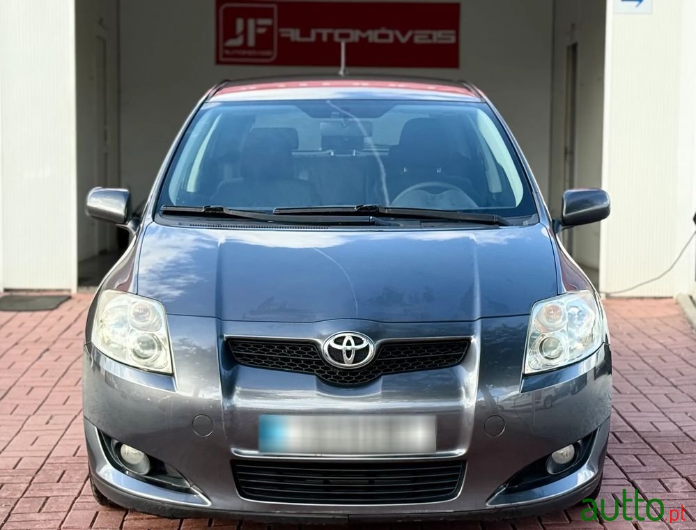 2009' Toyota Auris 1.4 D-4D Sol Dpf photo #2