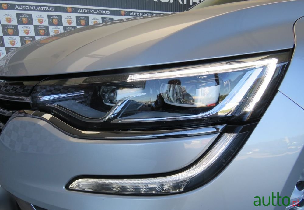 2017' Renault Talisman Sport Tourer photo #4