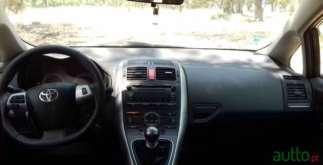 2010' Toyota Auris Exclusive photo #3