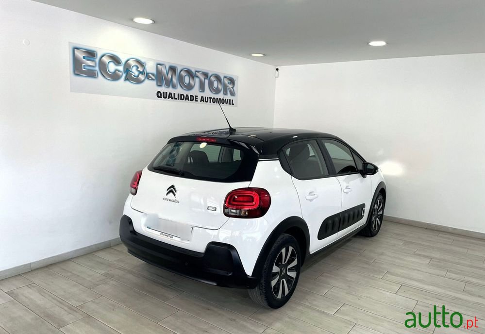 2018' Citroen C3 1.2 Puretech Feel photo #2