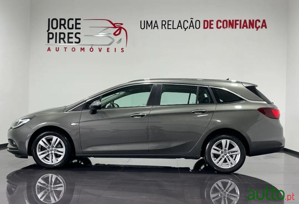 2017' Opel Astra Sports Tourer photo #3