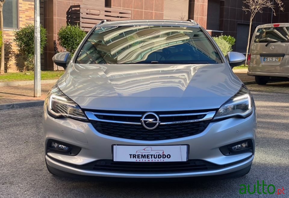 2019' Opel Astra Sports Tourer photo #4