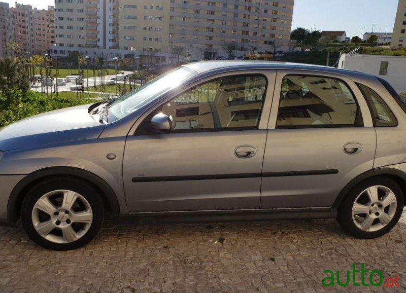 2005' Opel Corsa 1.3 Cdti Silver photo #2