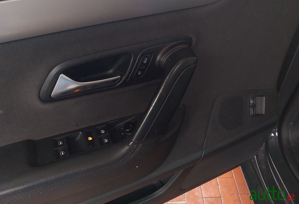 2011' Volkswagen Passat 2.0 Tdi Blue photo #4