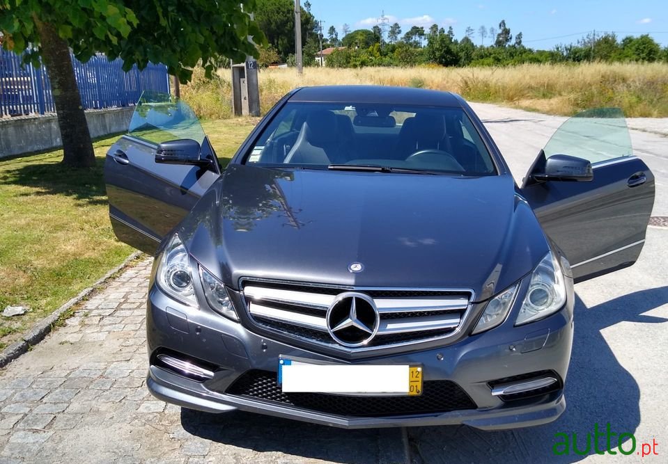 2012' Mercedes-Benz E-250 photo #1