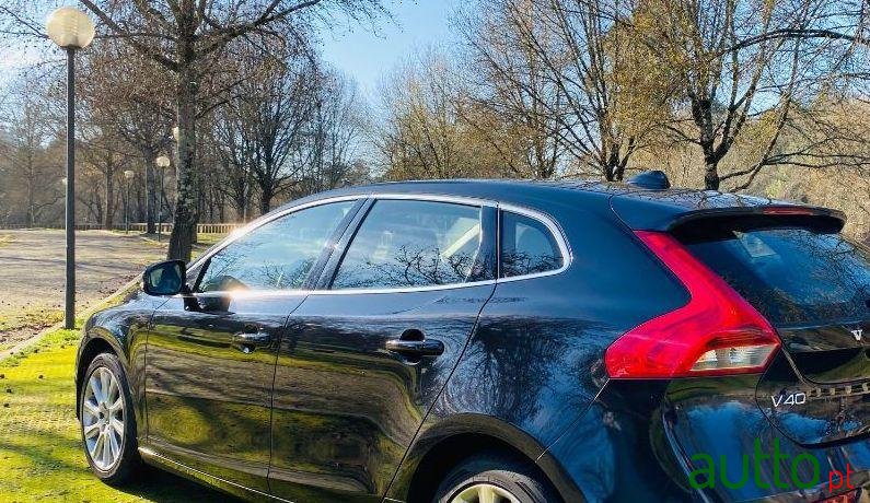 2012' Volvo V40 photo #2