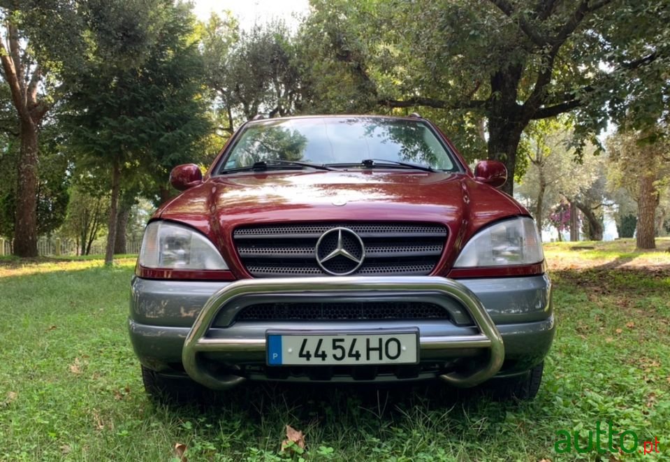 2000' Mercedes-Benz Ml-270 photo #2