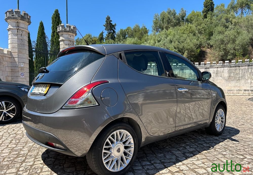 2013' Lancia Ypsilon 1.2 S&S Gold photo #6