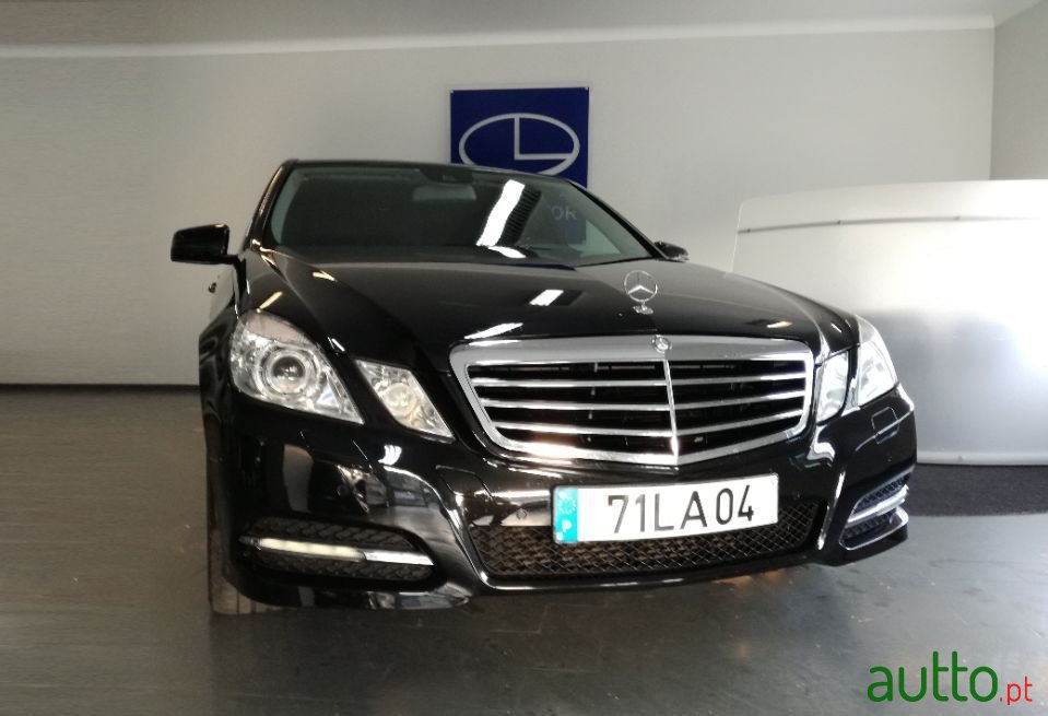 2010' Mercedes-Benz E-250 photo #2