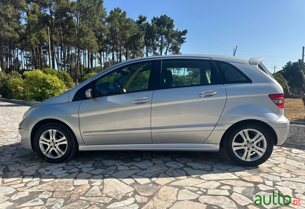 2009' Mercedes-Benz Classe B photo #2