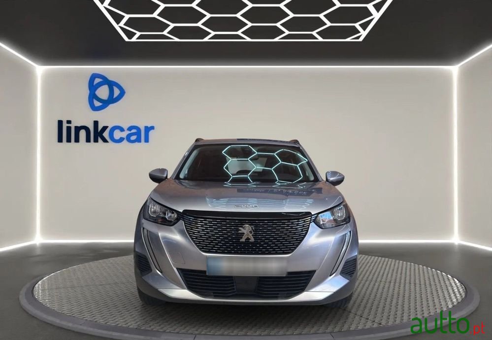 2020' Peugeot 2008 photo #2