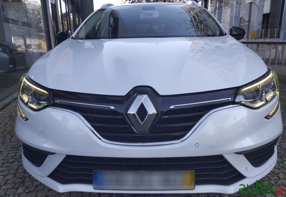 2019' Renault Megane Sport Tourer photo #2