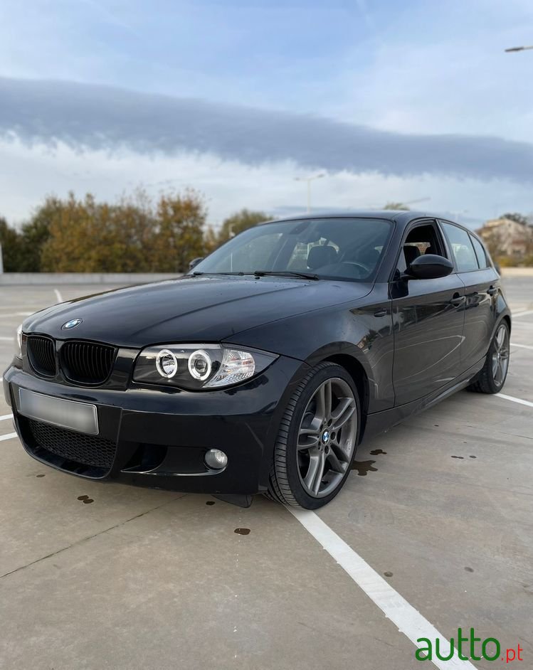 2009' BMW Série 1 D Pack M photo #3