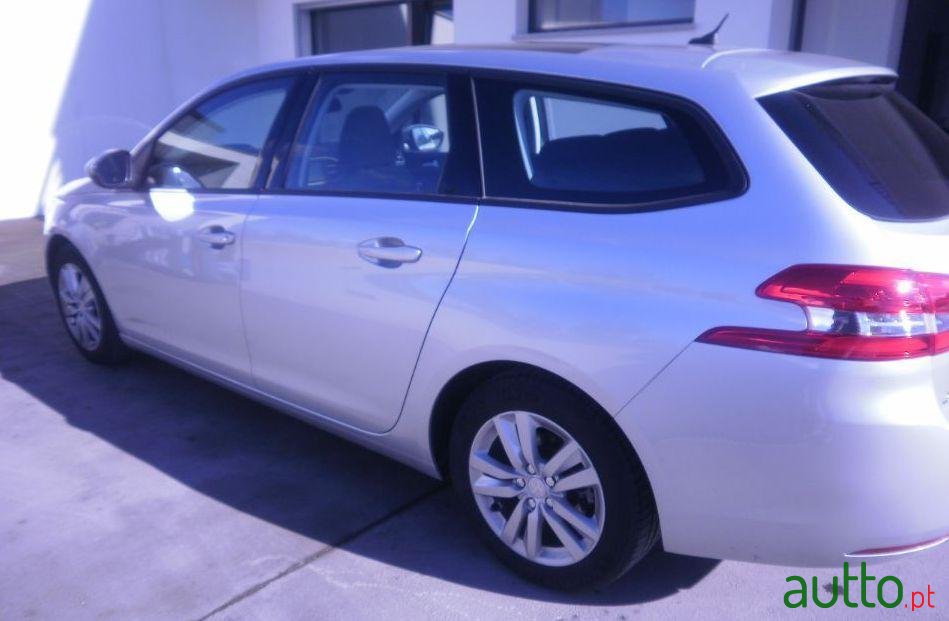 2015' Peugeot 308 Sw photo #2
