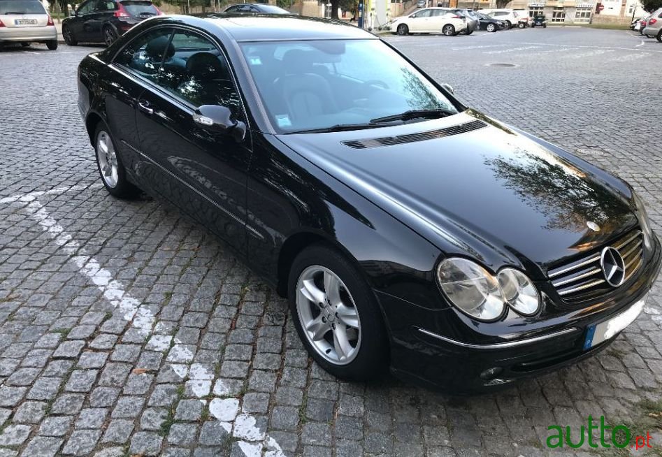 2004' Mercedes-Benz Clk-200 photo #2