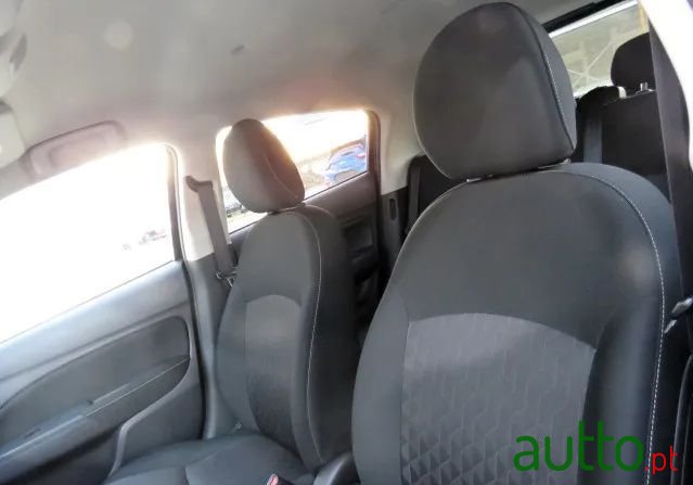 2024' Mitsubishi Space Star photo #4