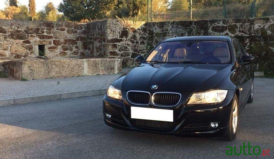 2011' BMW 320 photo #4