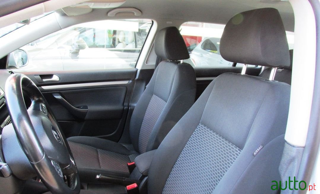 2013' Volkswagen Golf photo #6