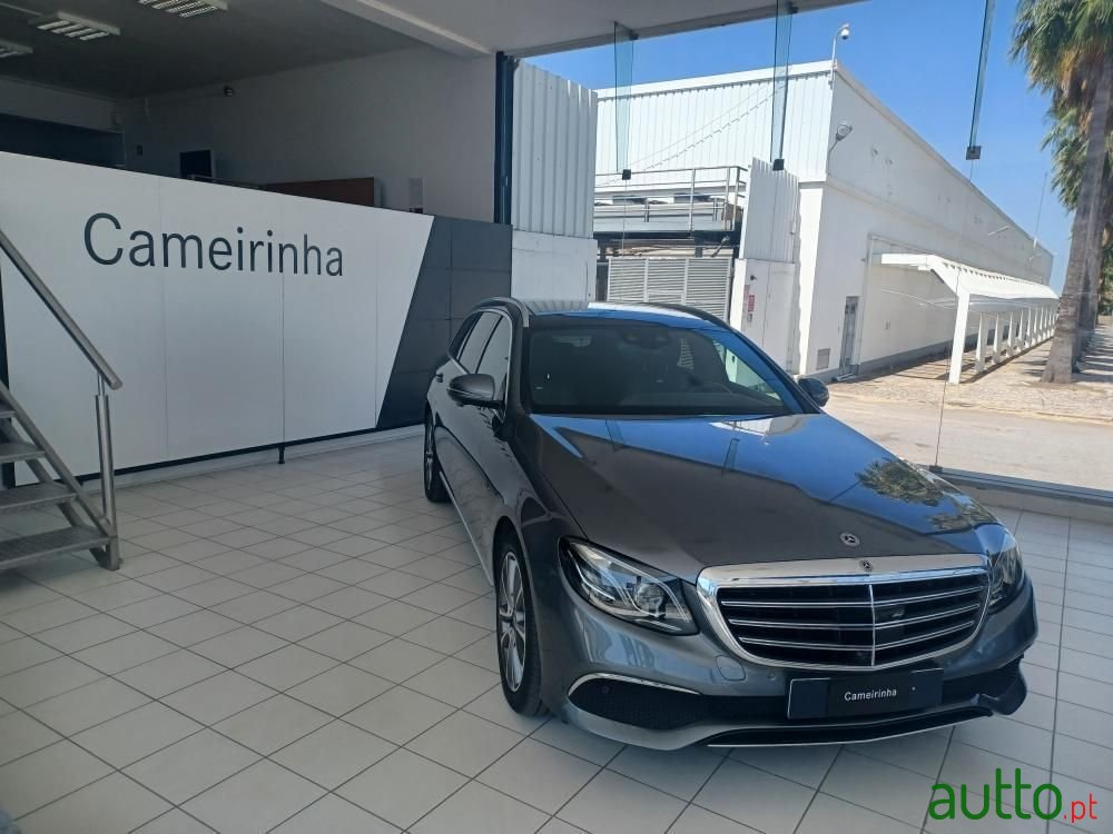 2019' Mercedes-Benz E-300 photo #2