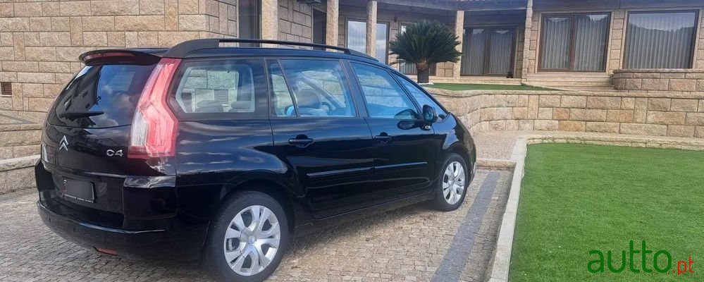 2007' Citroen C4 Grand Picasso photo #6