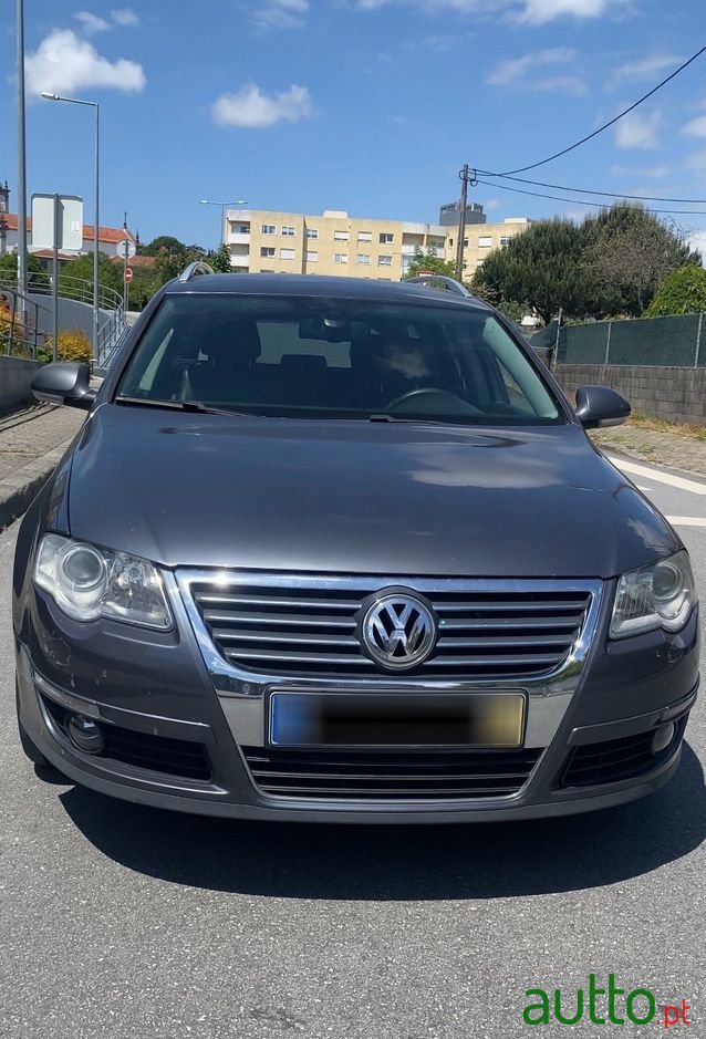 2009' Volkswagen Passat Variant photo #1