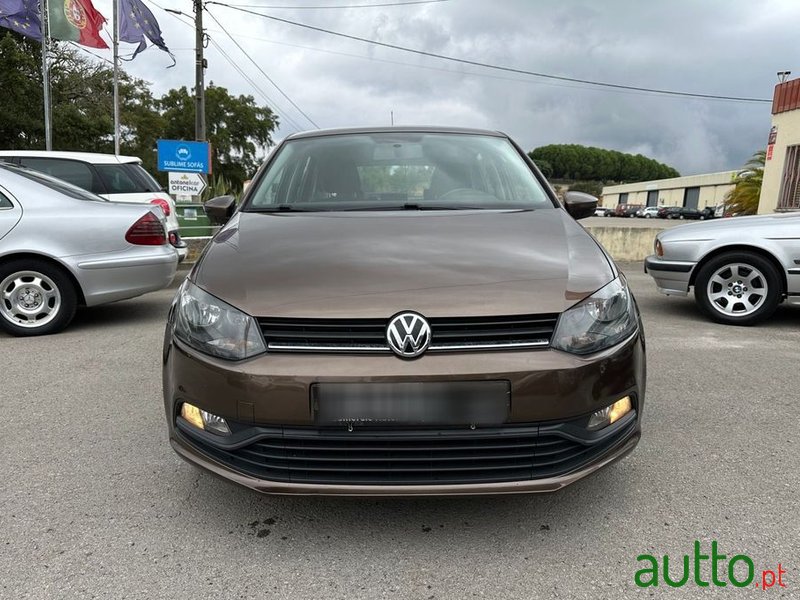2015' Volkswagen Polo photo #2