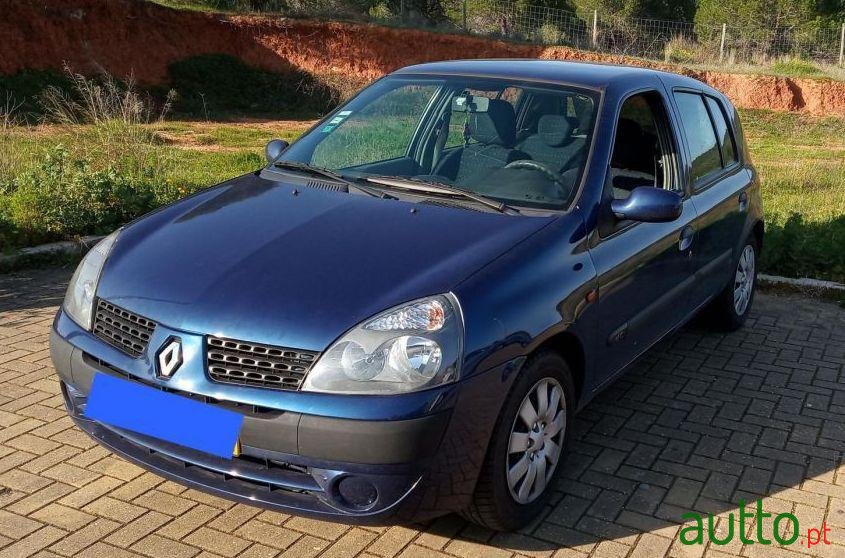 2001' Renault Clio photo #3