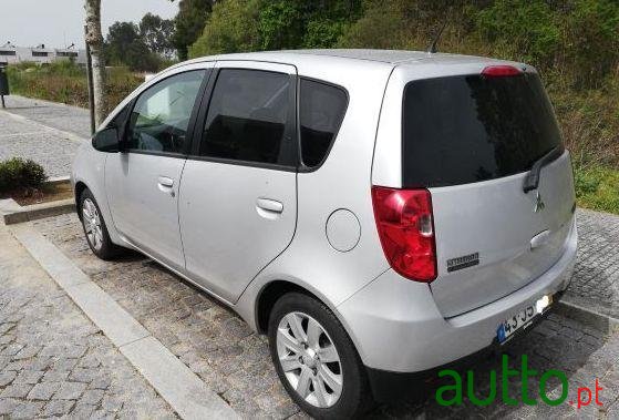 2010' Mitsubishi Colt photo #2