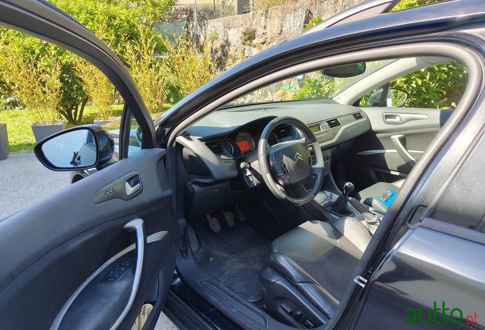 2009' Citroen C5 Tourer photo #6