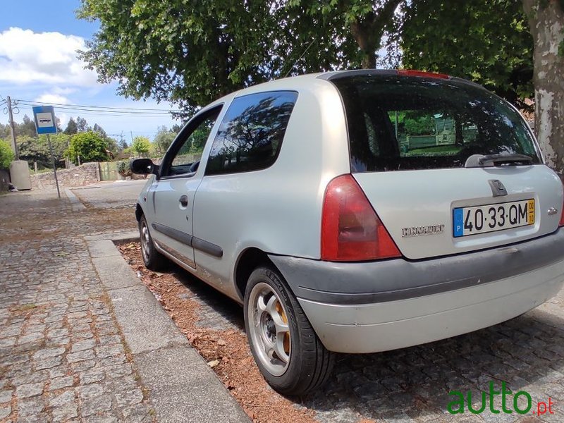 2000' Renault Clio photo #1