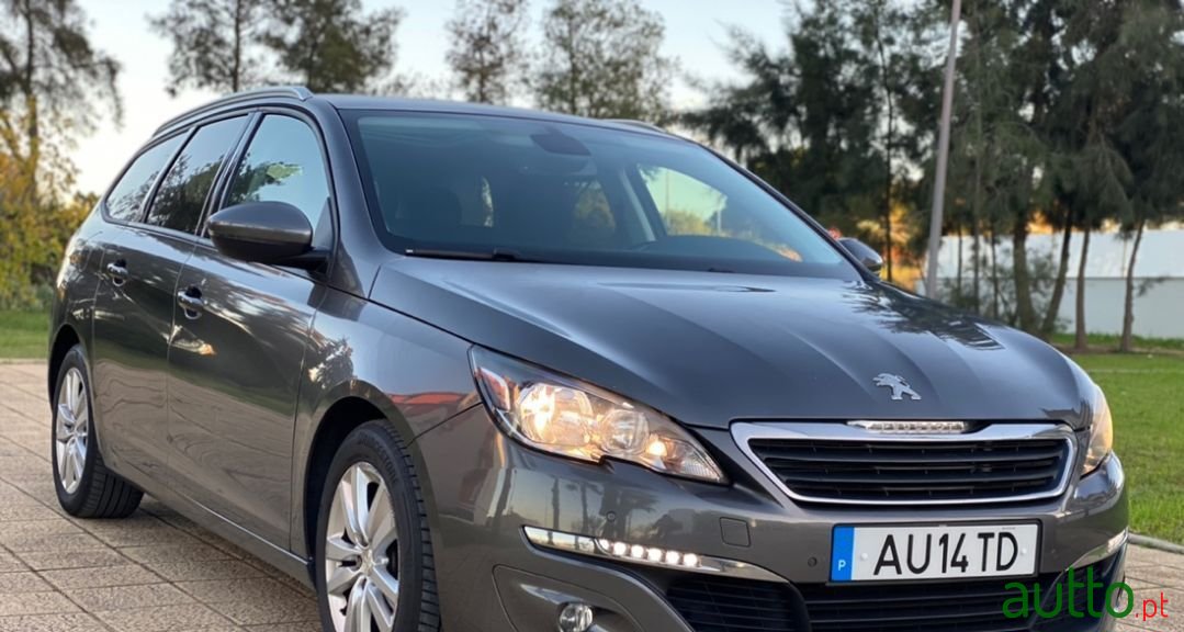 2017' Peugeot 308 Sw photo #2