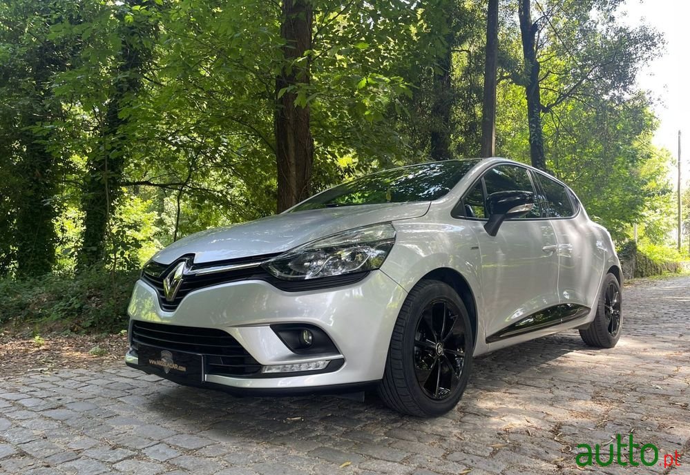 2015' Renault Clio photo #2