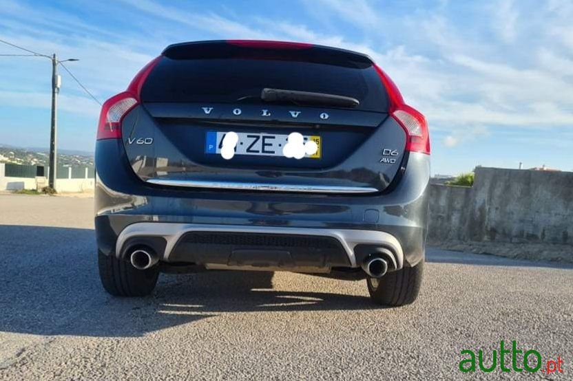 2015' Volvo V60 photo #5