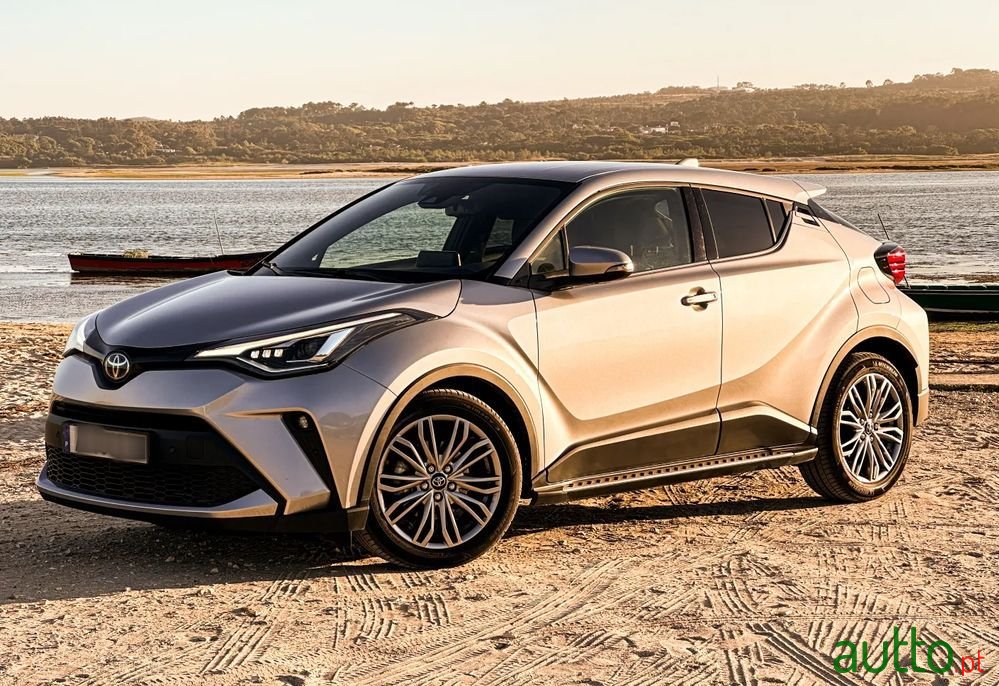 2023' Toyota C-HR photo #1