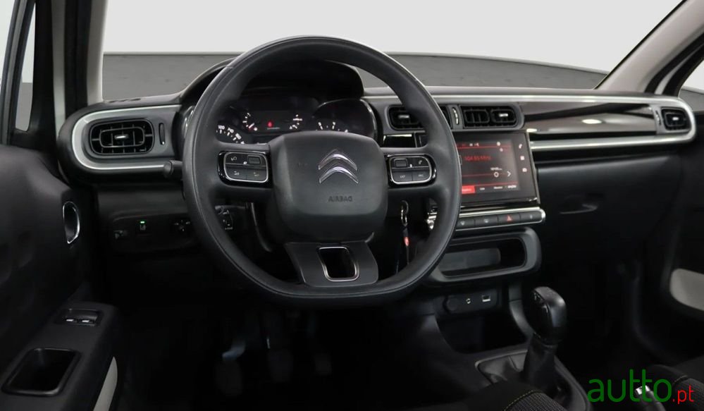 2021' Citroen C3 1.2 Puretech Shine photo #5