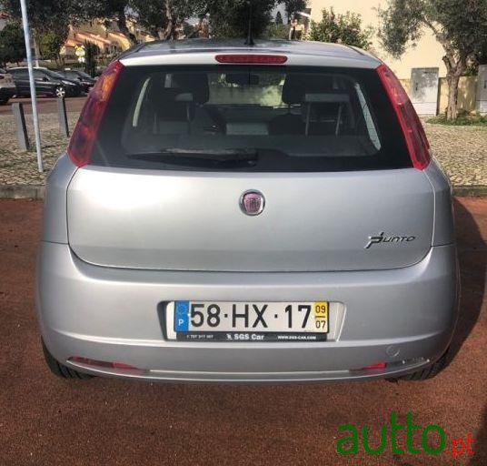 2009' Fiat Grande Punto photo #3