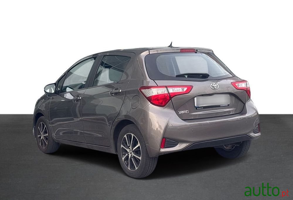 2020' Toyota Yaris photo #2