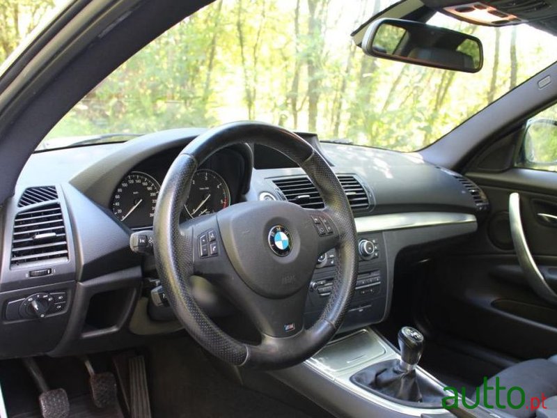 2010' BMW 120 Da photo #4