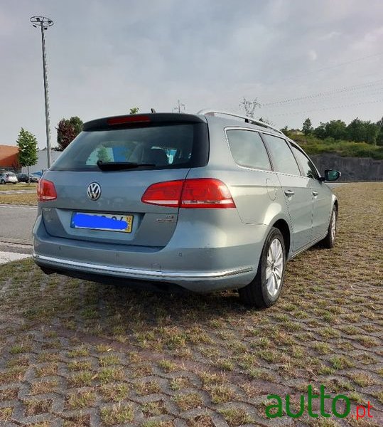 2012' Volkswagen Passat Variant photo #3