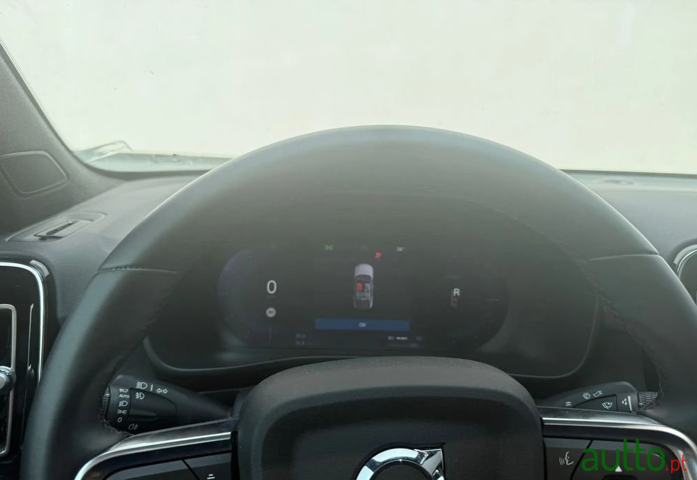 2023' Volvo C40 photo #6