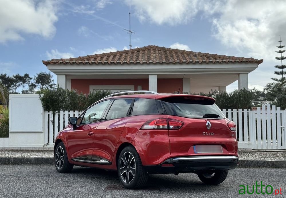 2015' Renault Clio Sport Tourer photo #3