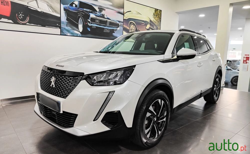 2020' Peugeot 2008 photo #1